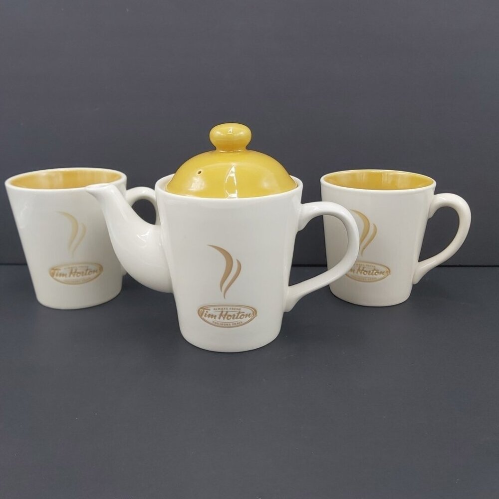 Tim Hortons Always Fresh 006 Limited Edition 2 Mugs and Teapot with Lid Set